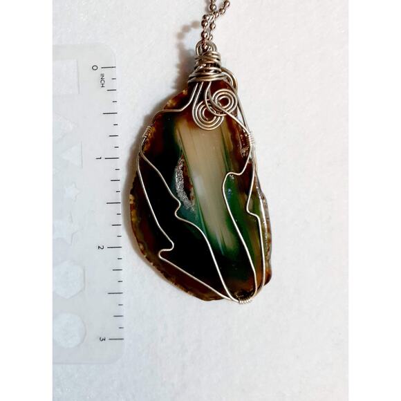 Green & White Agate Slice Necklace - Handmade - Picture 5 of 5